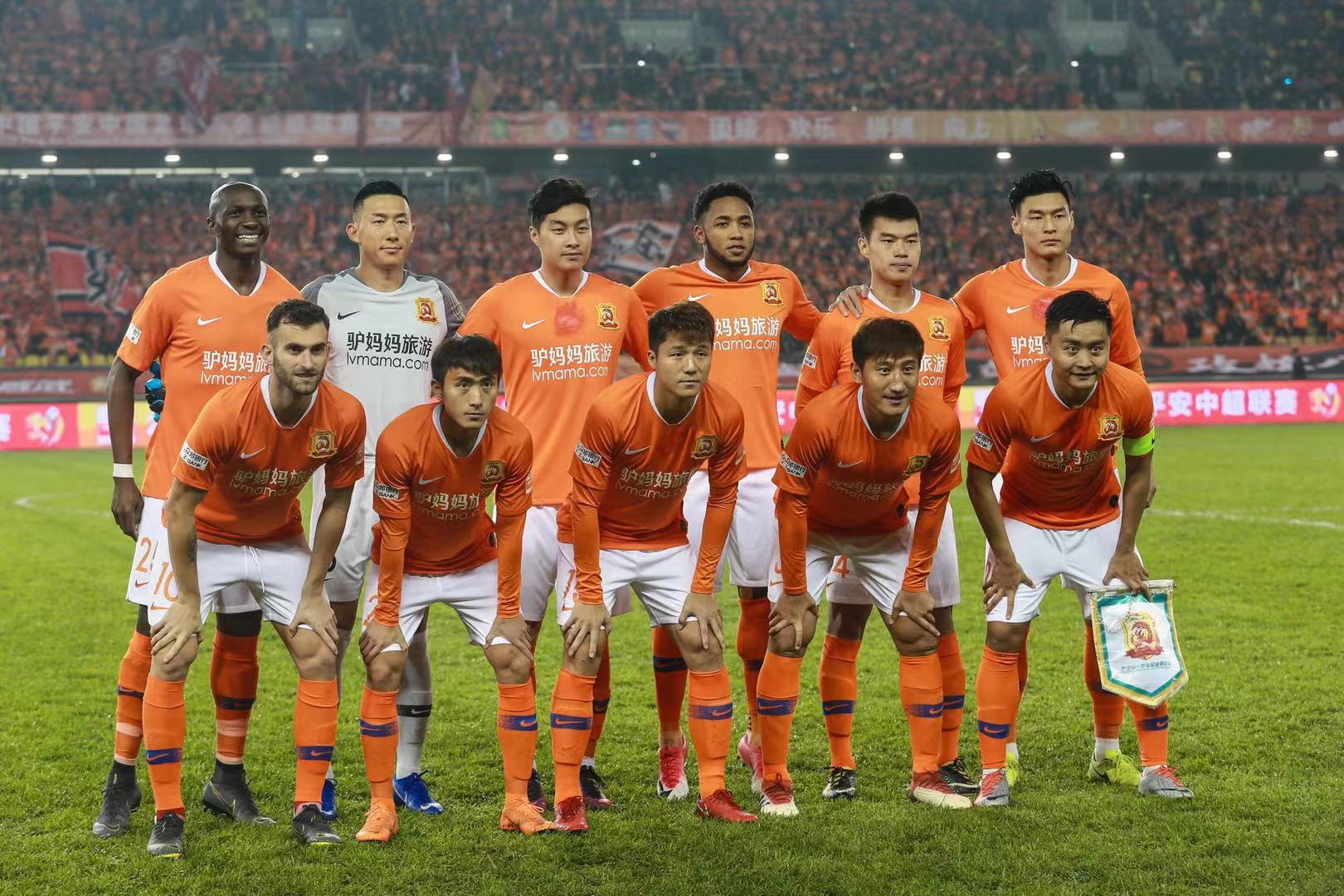 他不仅具备